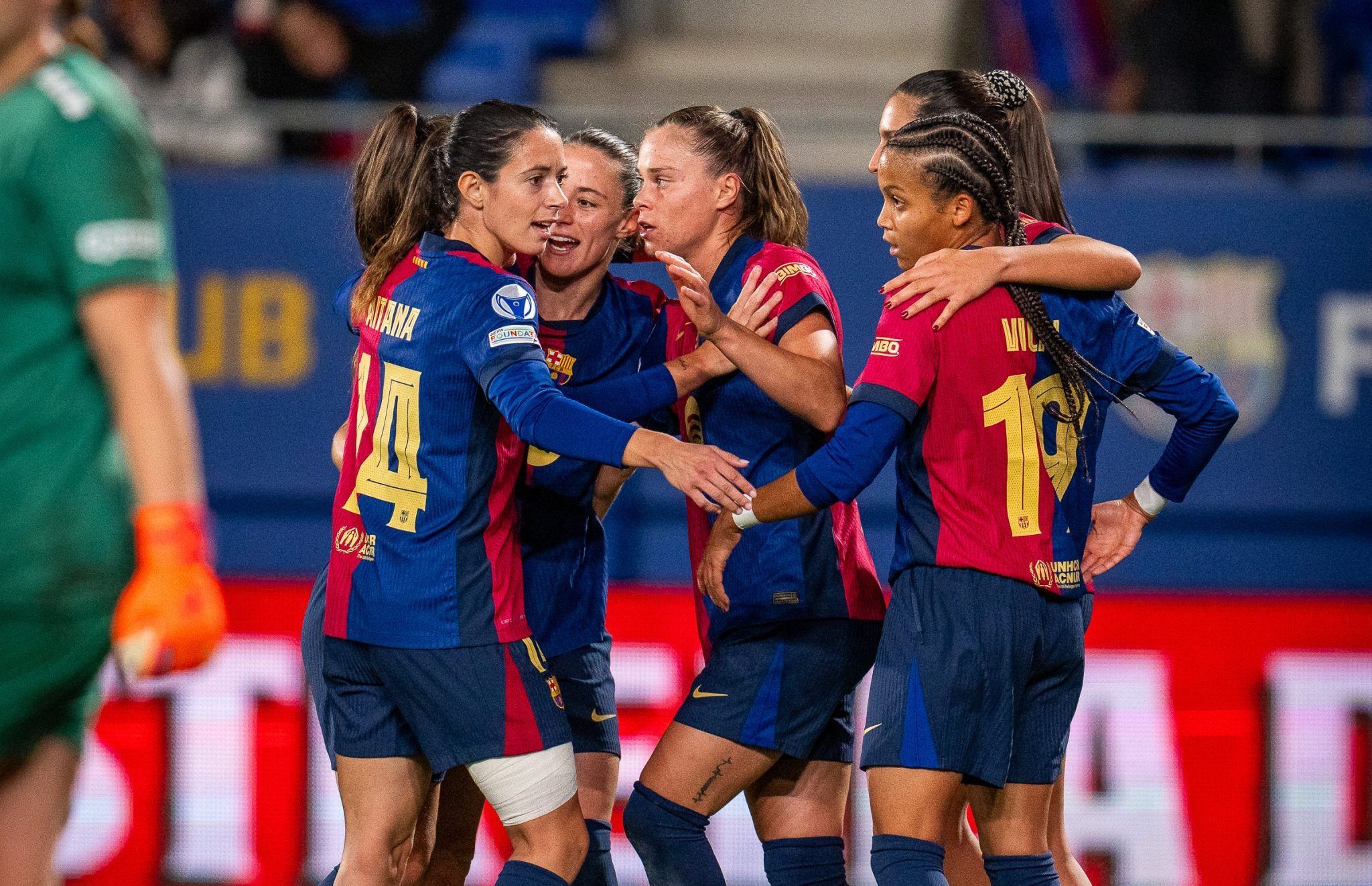 Las jugadoras celebrando uno de los primeros tantos del Barça - St. Pölten. (Foto: @fcbfemeni)