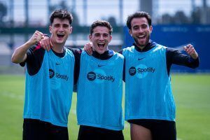 Gavi entrenando con el Barça antes de su titularidad contra Osasuna