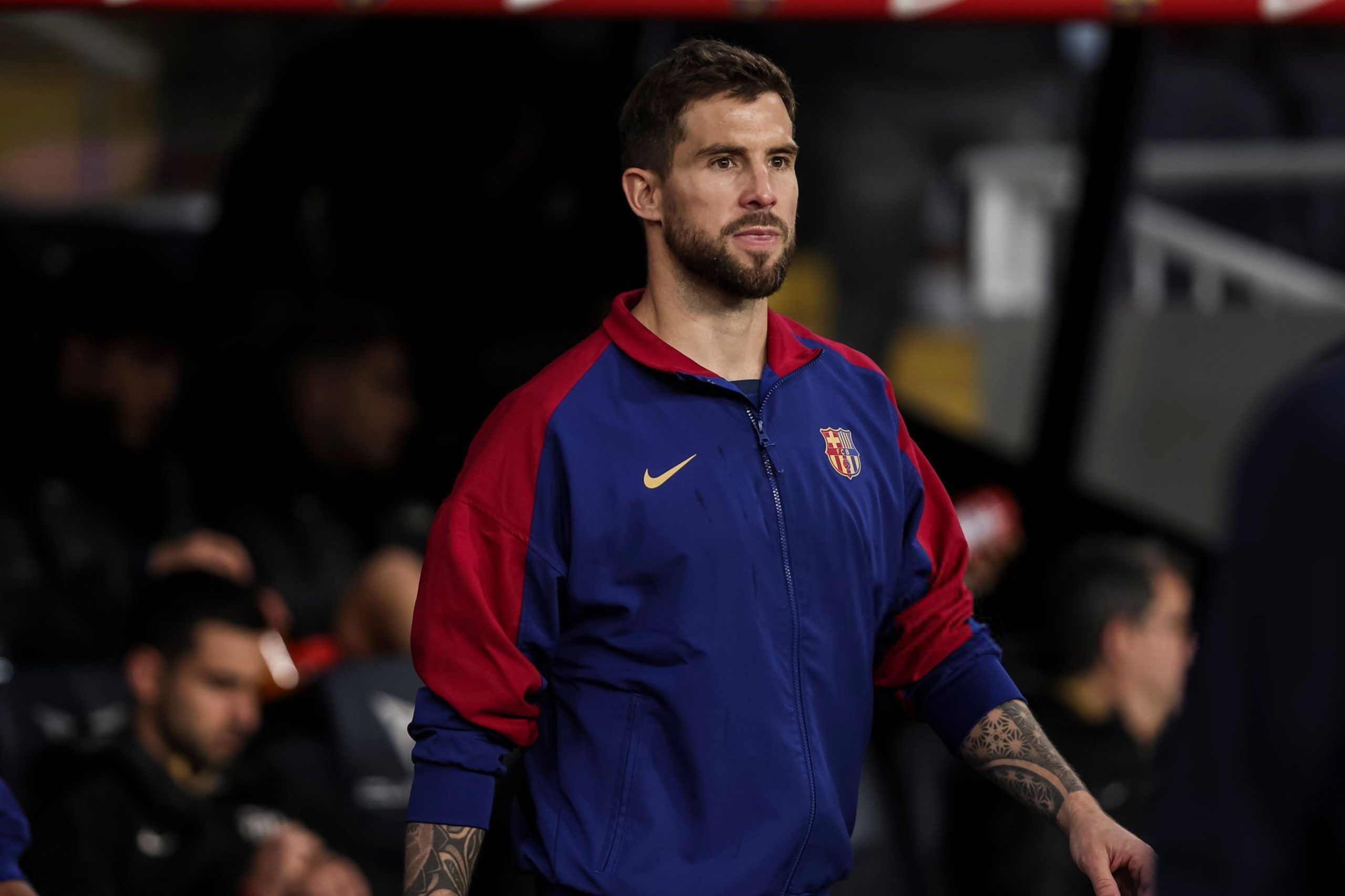 Iñigo Martínez durante el partido entre Barça y Osasuna en Montjuïc