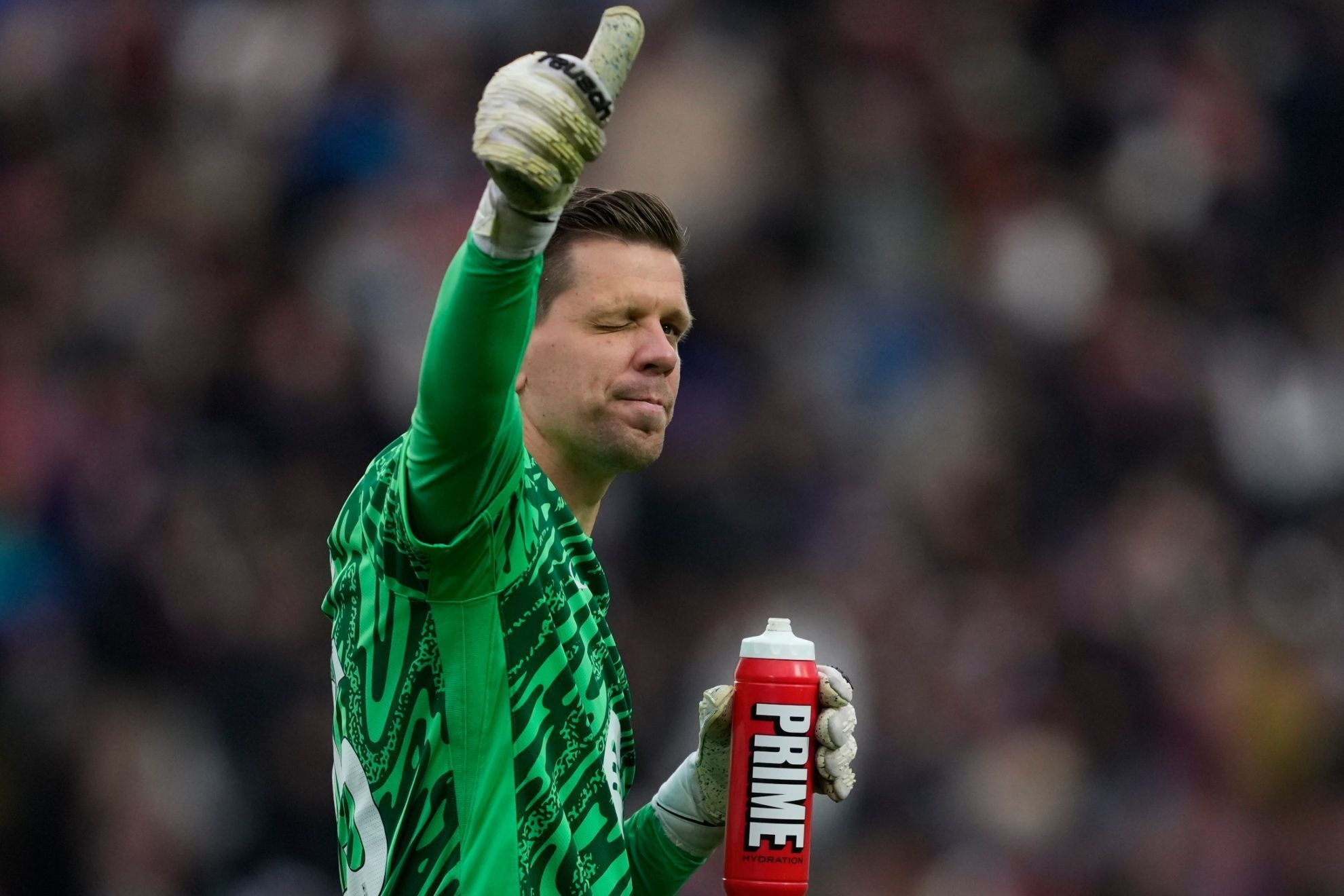 Wojciech Szczesny celebra una victoria con el FC Barcelona