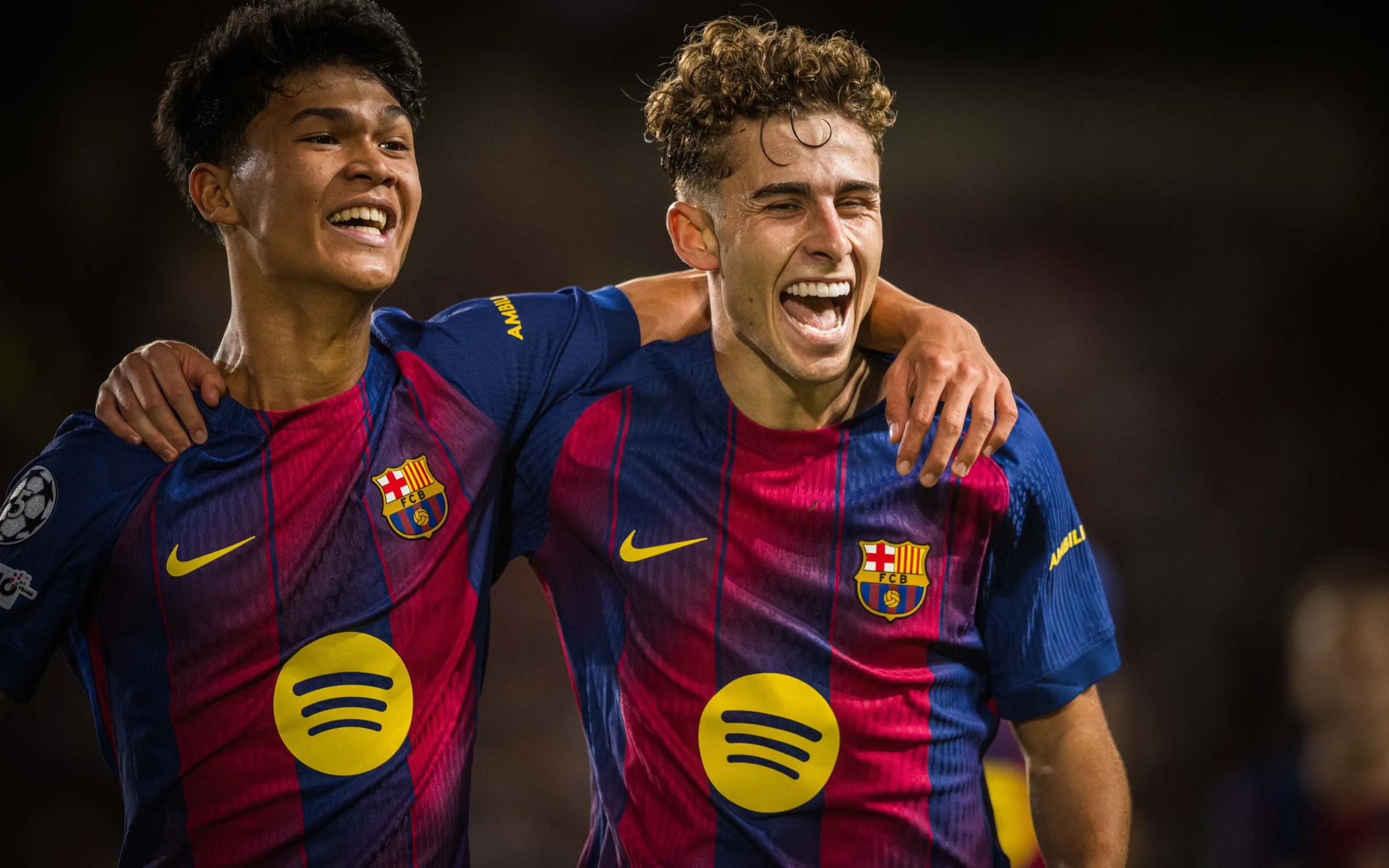 Dro y Fermín celebran el 2-0 en el Barça-Olympiacos