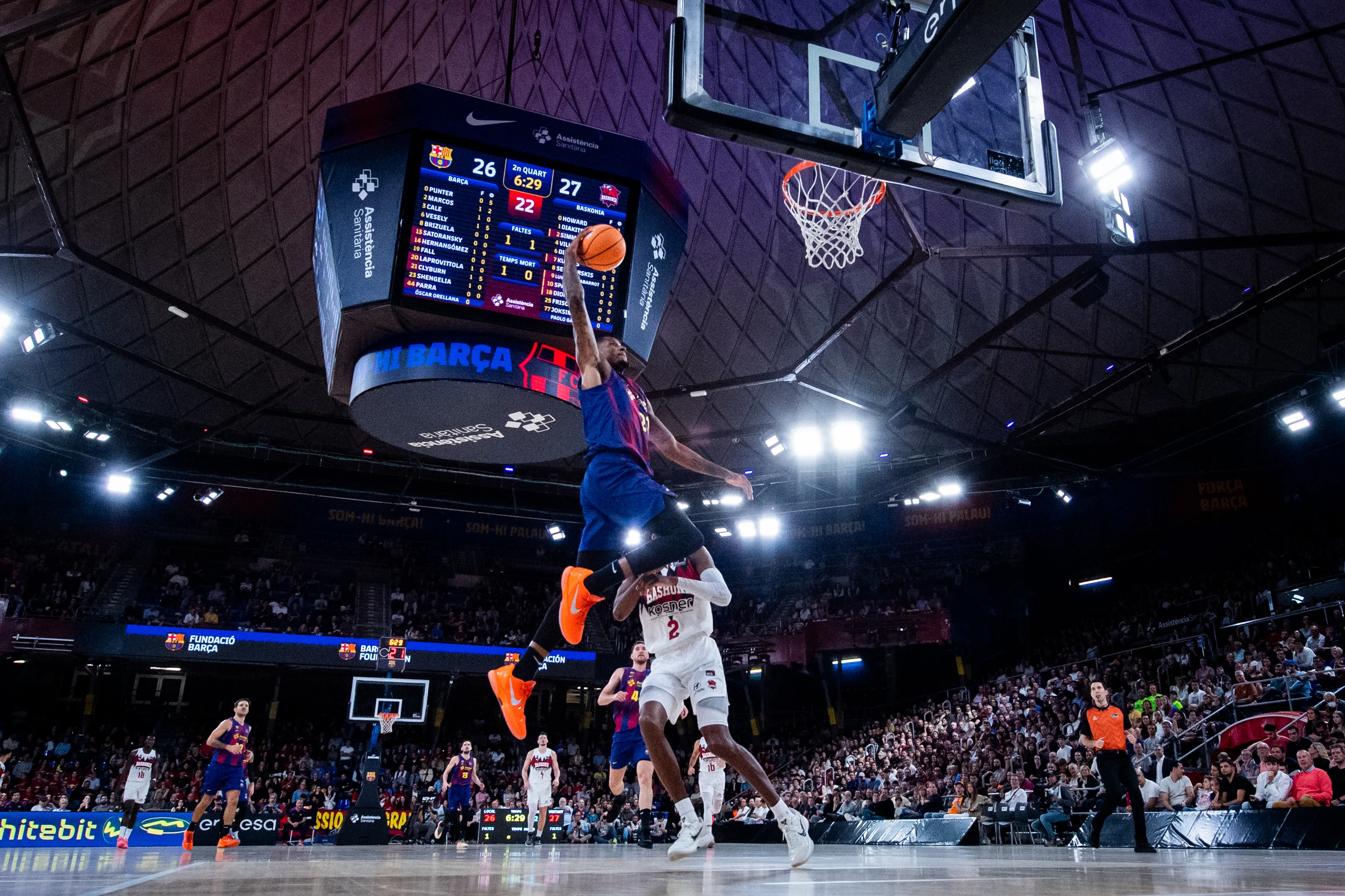 El Barça gana, y convence, tras una gran segunda parte ante Baskonia