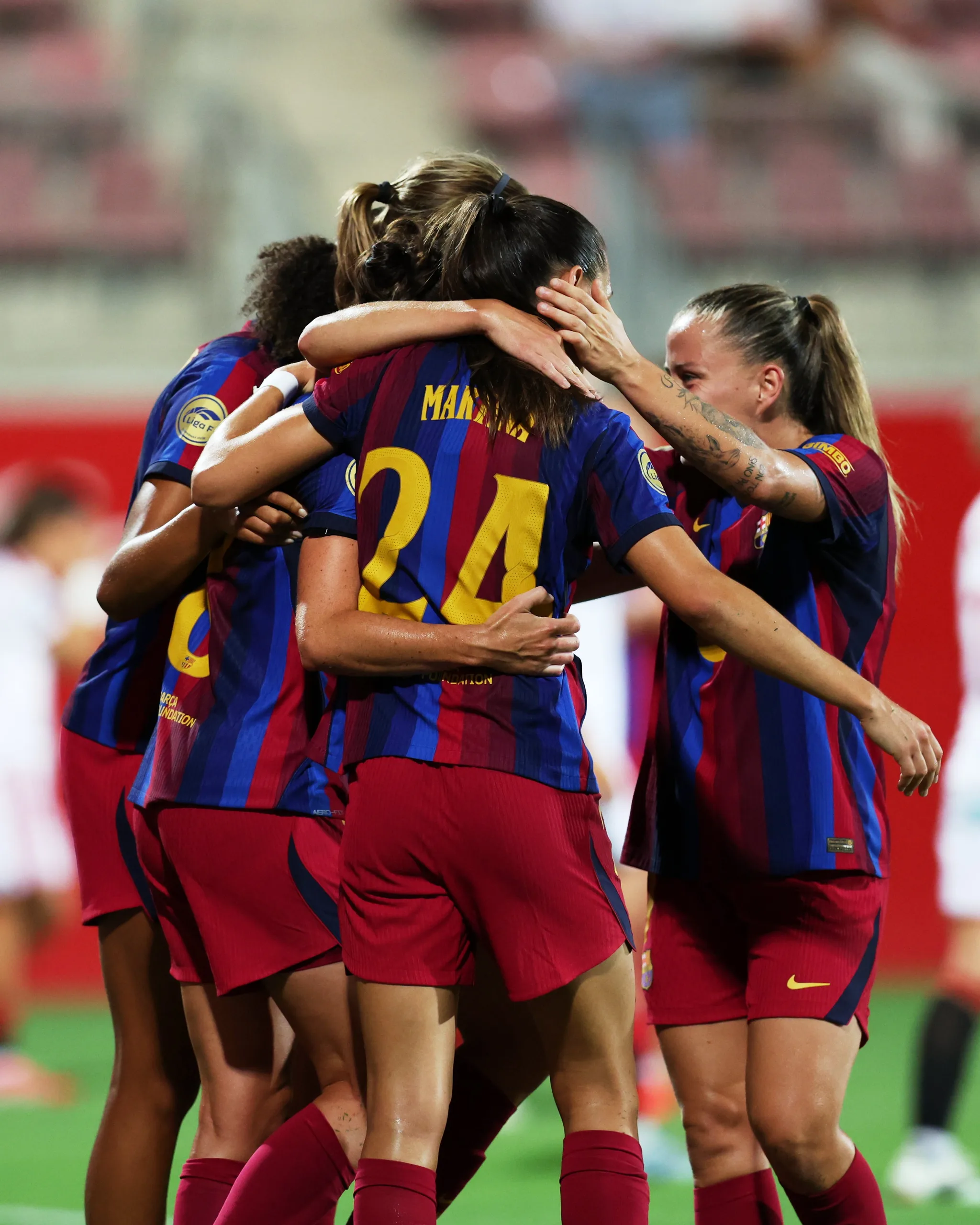 Celebración de uno de los goles del Sevilla 0-4 Barça Femenino