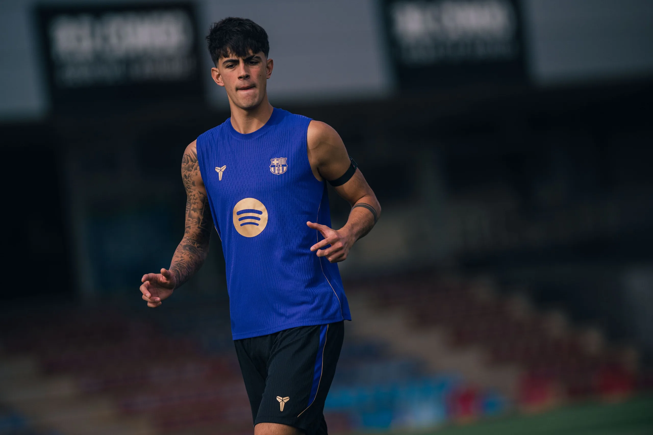 Marc Bernal renueva con el Barça hasta 2031